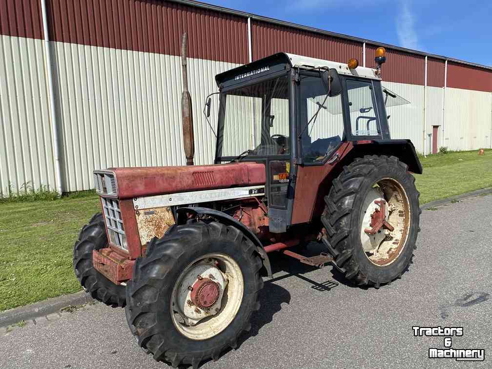 Traktoren International 844-S 4wd