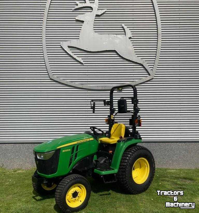 Tuinbouwtraktoren John Deere 3025 E EU Compact Tractor Traktor