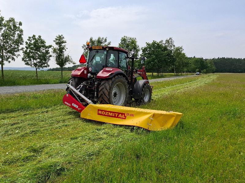 2,8 meter brede maaier van Rozmital | Veehouderij Techniek