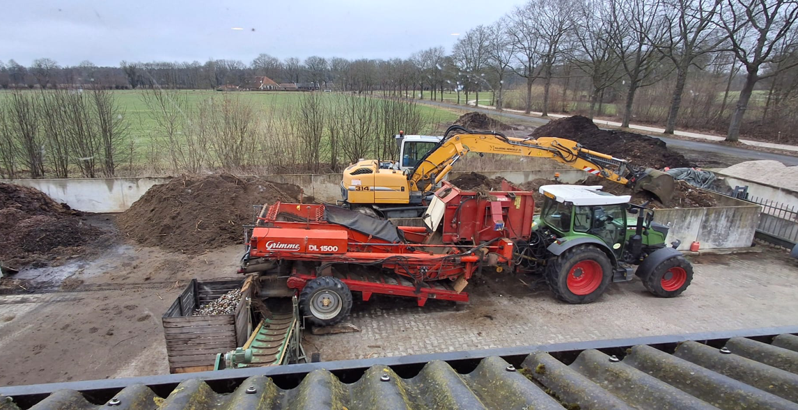Agrec Zelle Beheer spoort zoekgeraakte golfballen op met oude aardappelrooier | Tuin en Park Techniek