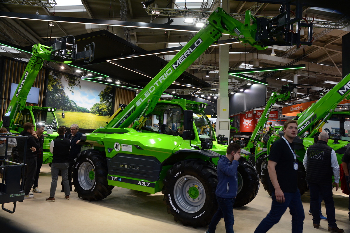 Agritechnica 2023: Elektrische Merlo 43.7 | Veehouderij Techniek
