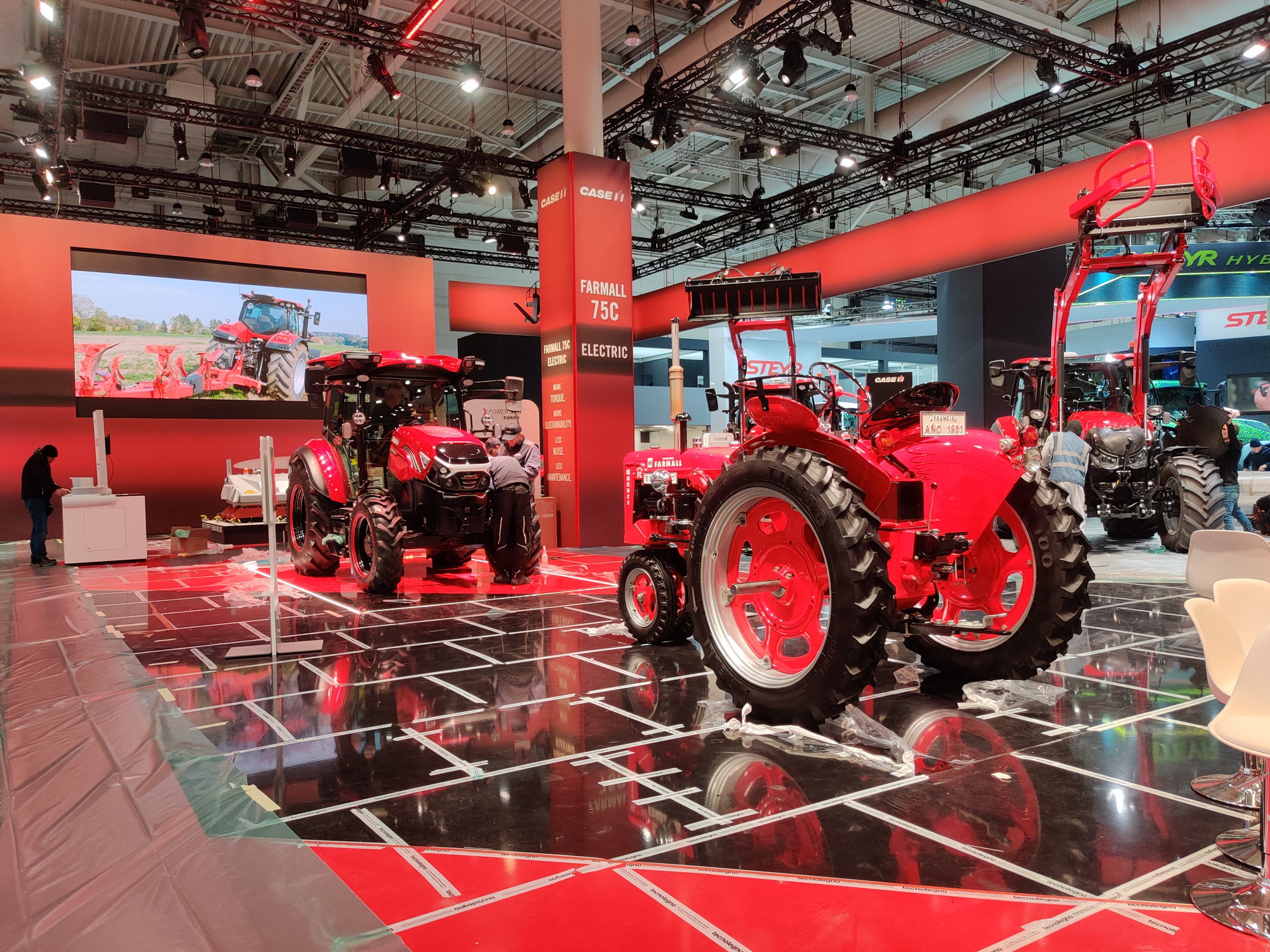 Agritechnica 2023: Oude en nieuwe Farmall bij Case IH | LandbouwMechanisatie