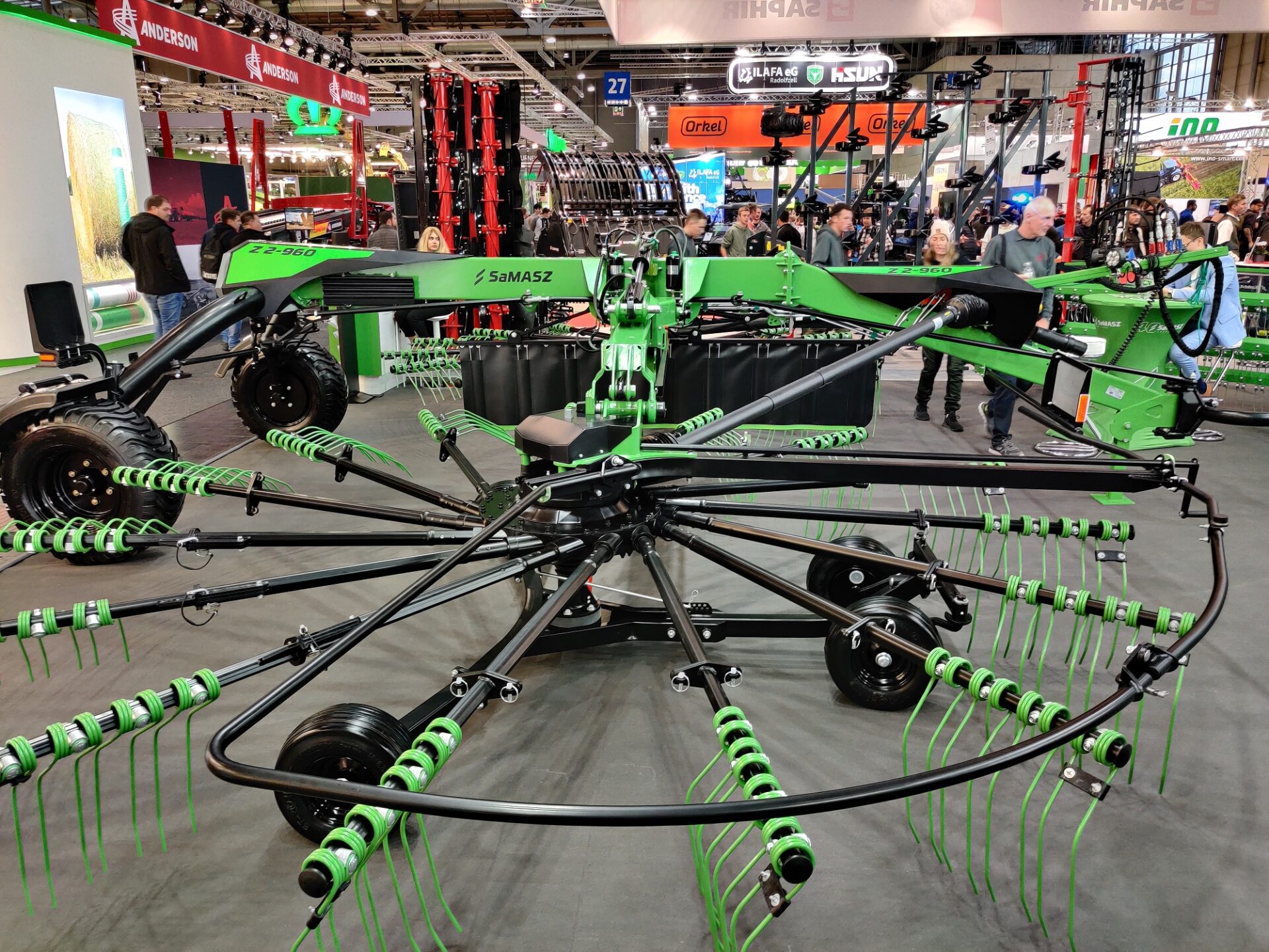 Agritechnica 2023: Samasz Z2-960 hark met middenafleg | Veehouderij Techniek