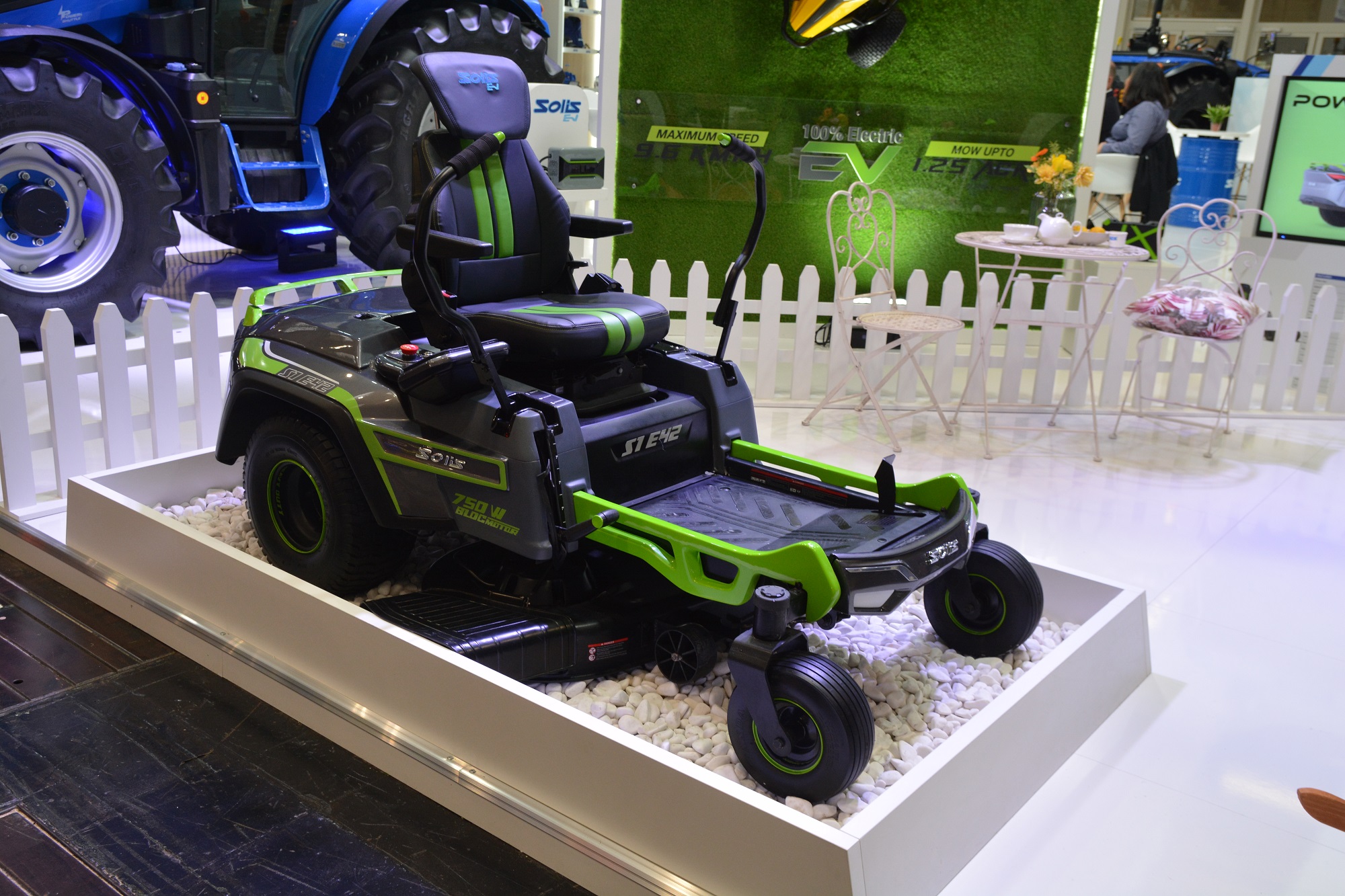 Agritechnica 2023: Solis bouwt elektrische zeroturnmaaier | Tuin en Park Techniek