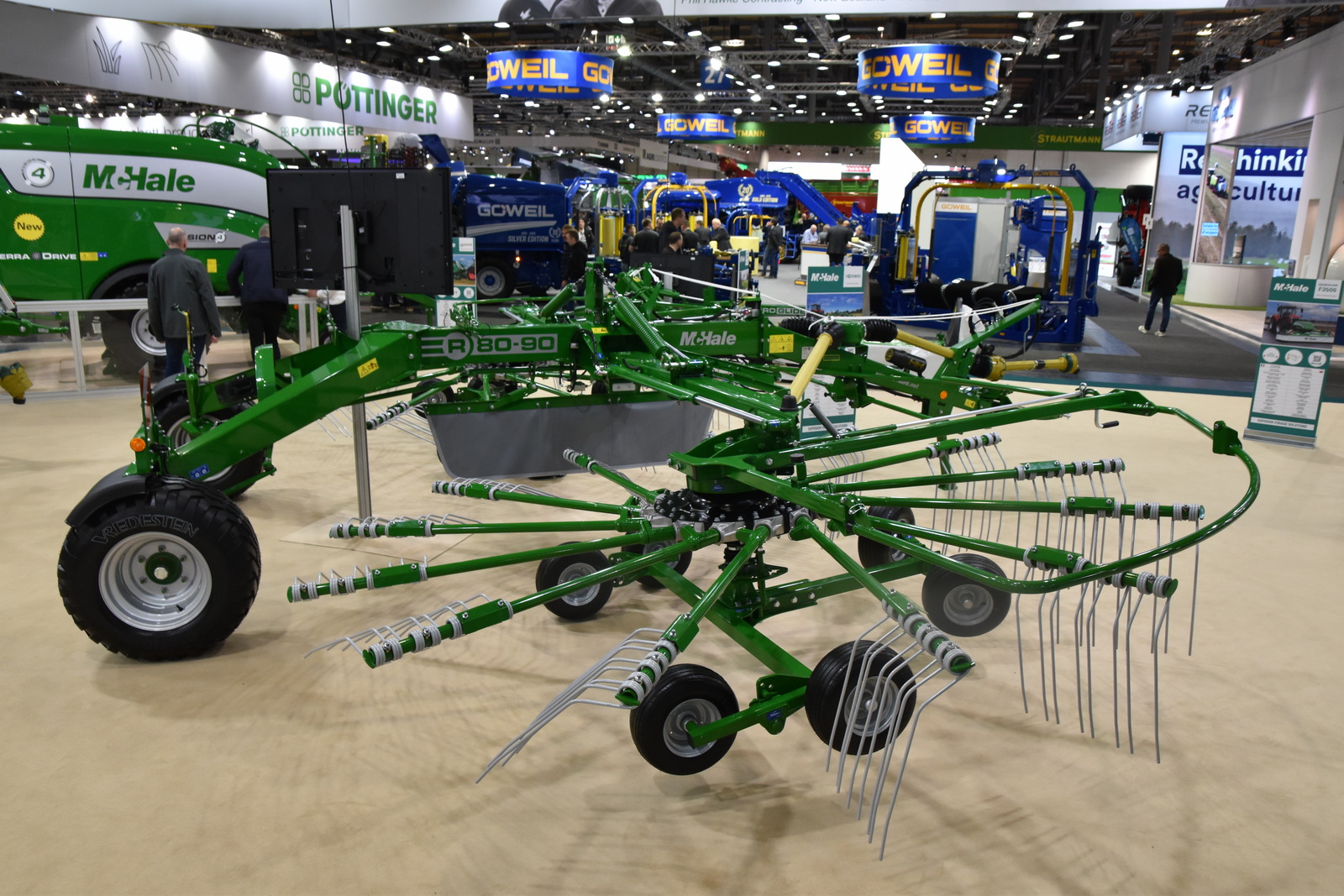 Agritechnica 2025: 9 meter hark van McHale | Veehouderij Techniek