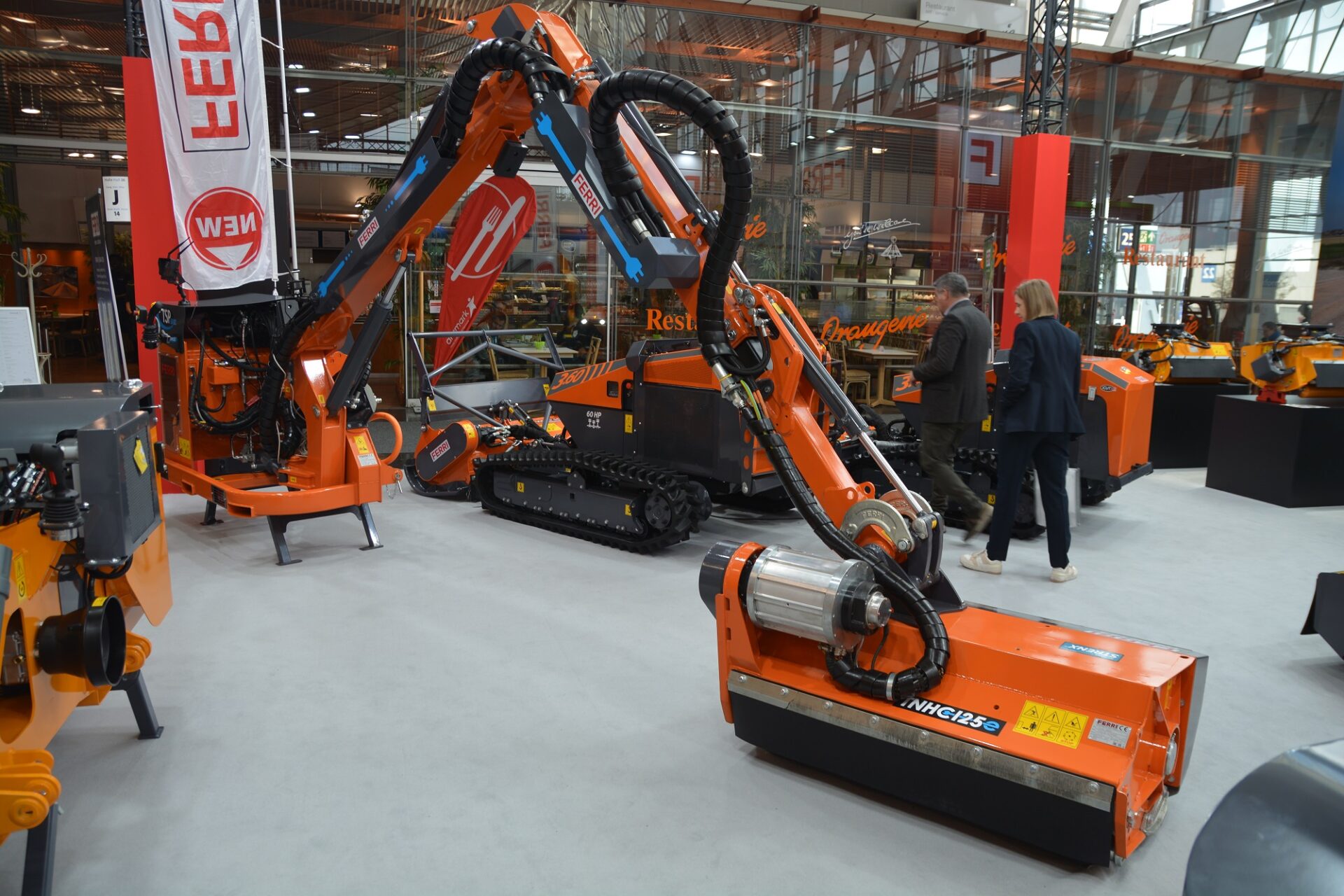 Agritechnica 2025: Ferri drijft klepelbak aan maaiarm elektrisch aan | Tuin en Park Techniek