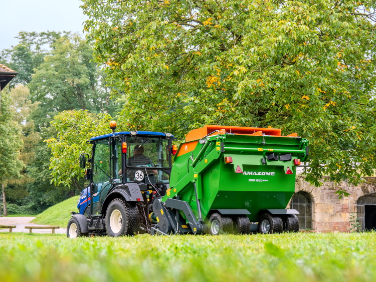 Amazone past kleuren groenmachines aan | Tuin en Park Techniek