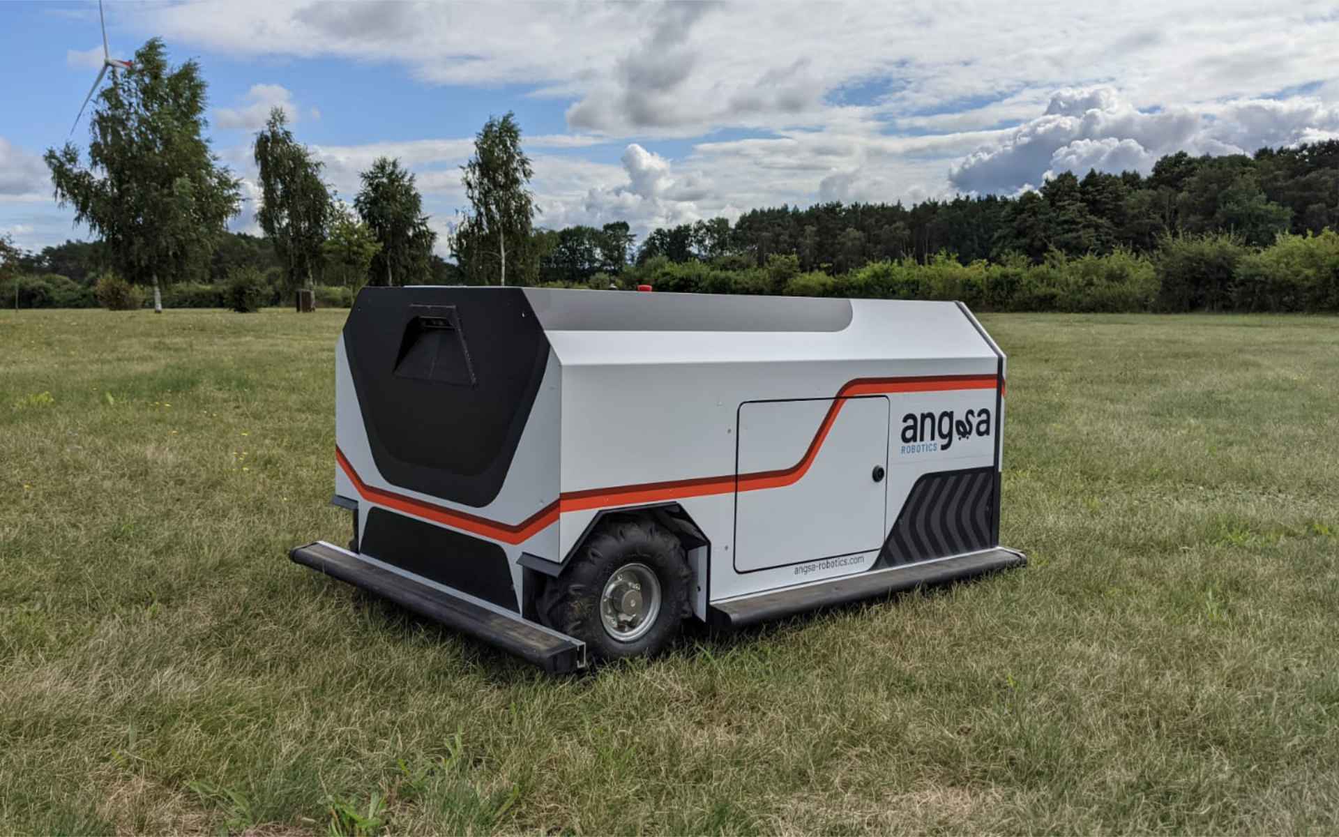 Angsa robot voor grasveldreiniging | Tuin en Park Techniek