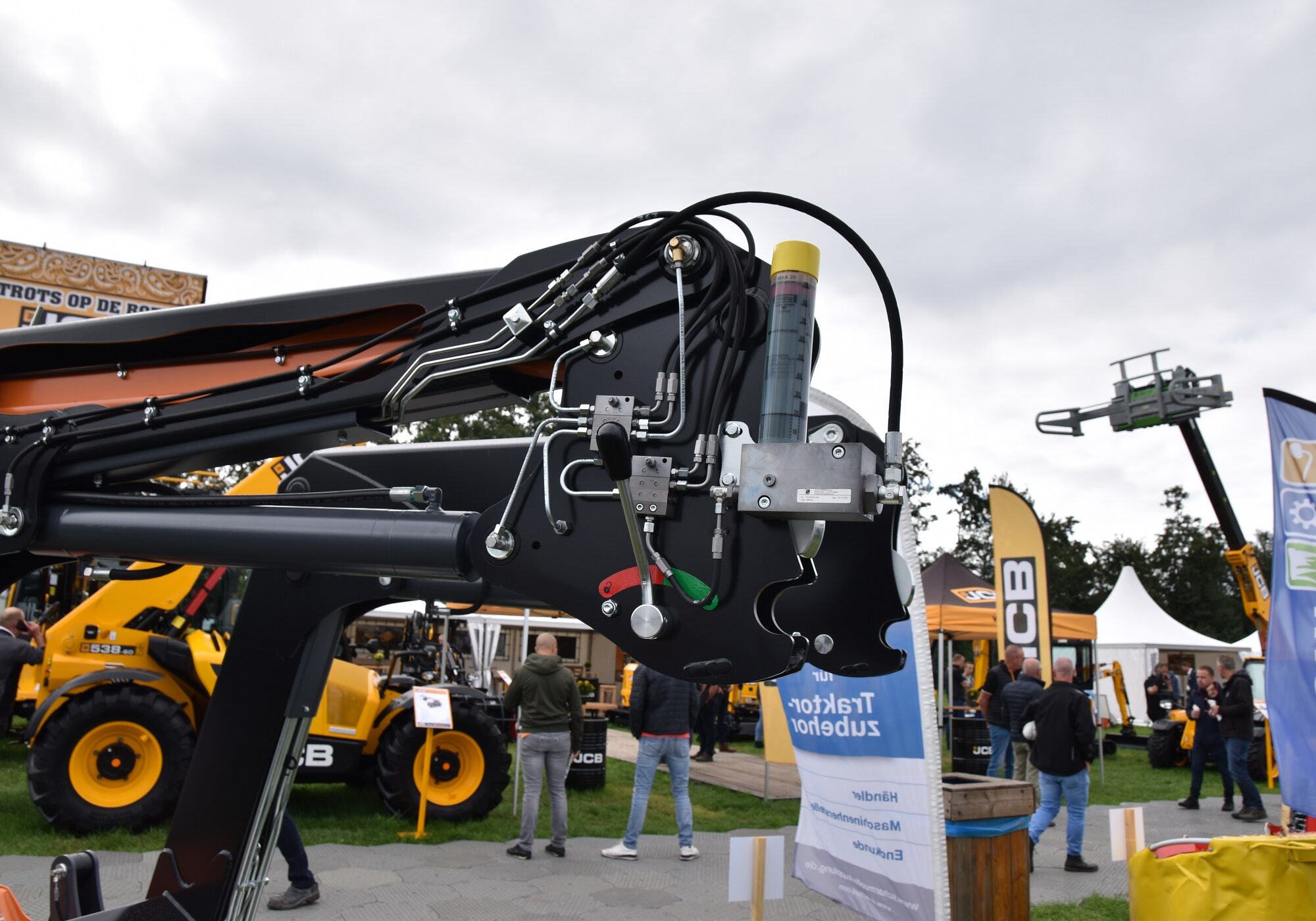 ATH 2022: Automatische smering op Hauer voorladers | Veehouderij Techniek