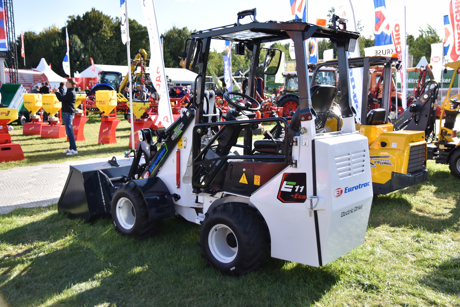 ATH 2024: Eenvoudigere elektrische shovel van Eurotrac | Veehouderij Techniek