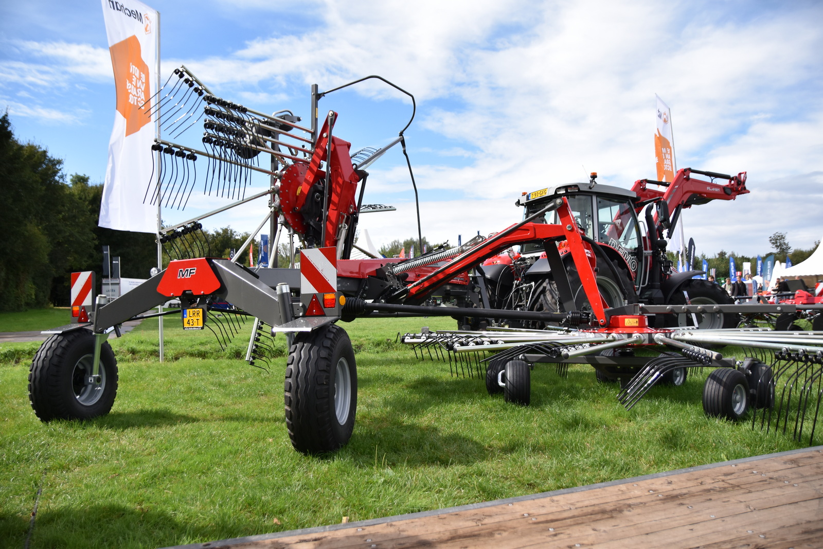 ATH 2024: Fendt en MF tonen nieuwe middenaflegharken | Veehouderij Techniek