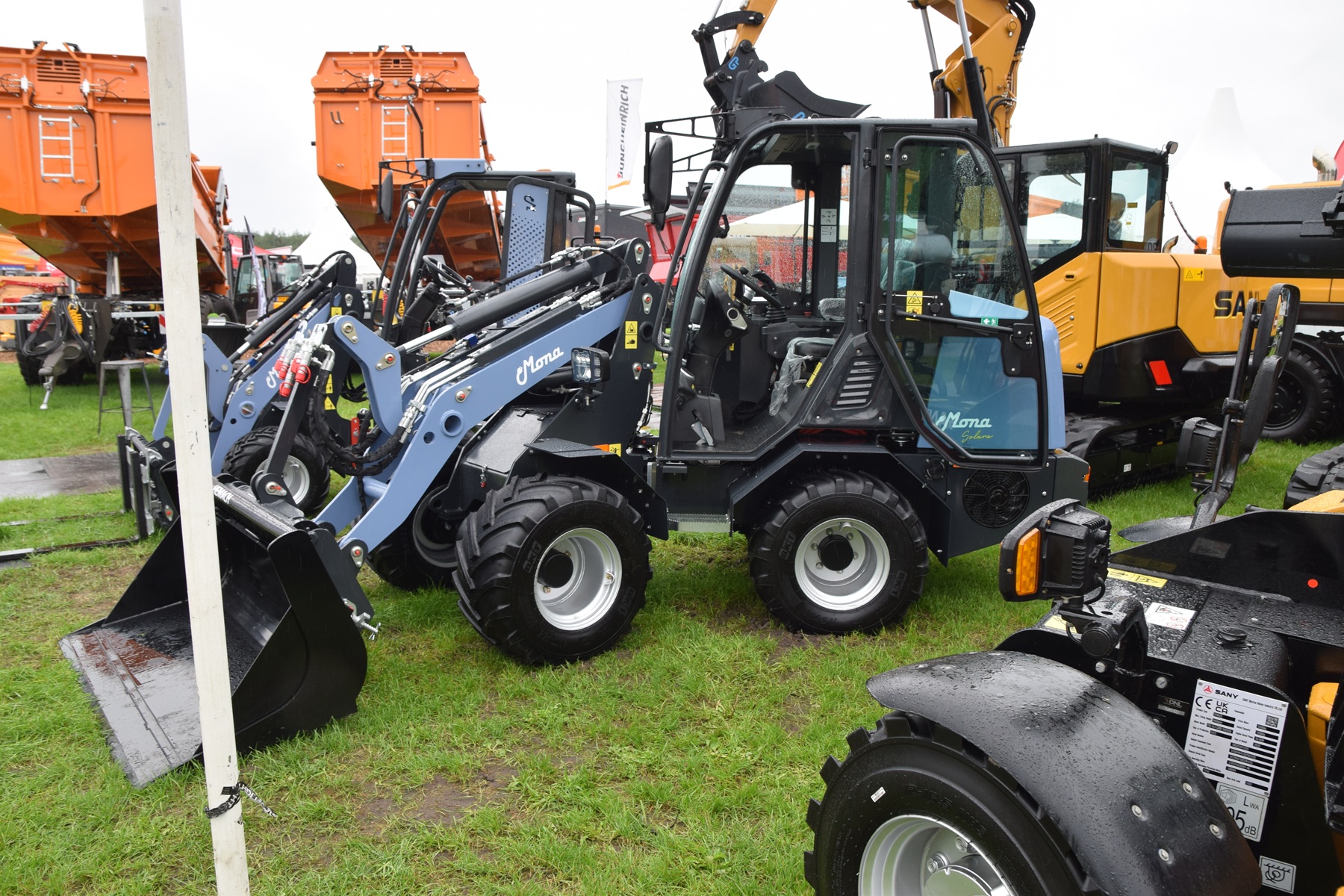 ATH 2026: Mona-minishovels bij DNL | Veehouderij Techniek ATH 2026: Mona-minishovels bij DNL | Veehouderij Techniek