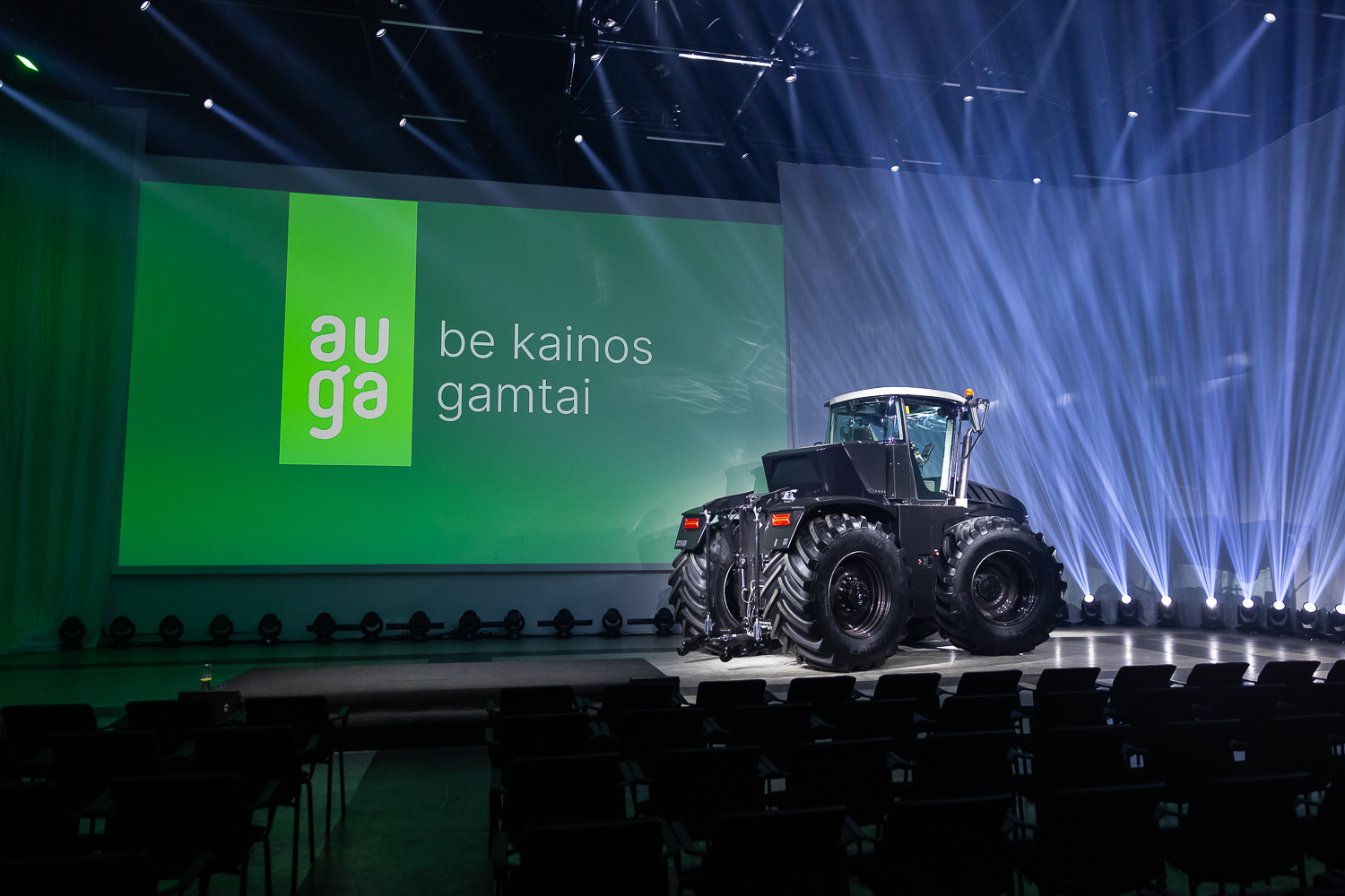 Auga presenteert productie model van de M1 hybridetrekker | LandbouwMechanisatie
