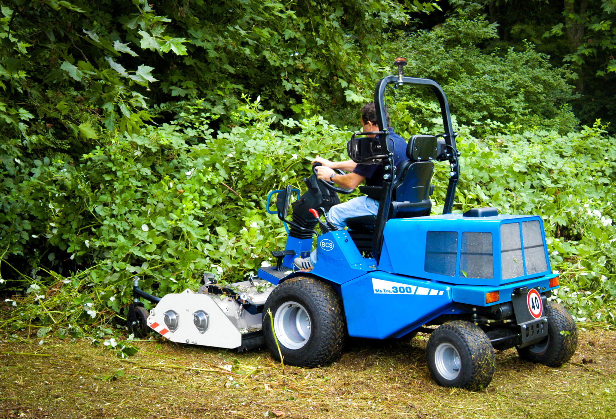 BCS komt met zitklepelmaaier | Tuin en Park Techniek