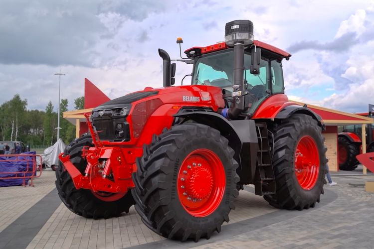 Belarus presenteert 542 pk trekker | LandbouwMechanisatie