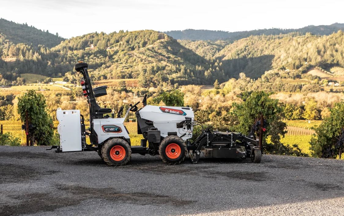 Bobcat toont autonome elektrische kniktrekker | Tuin en Park Techniek