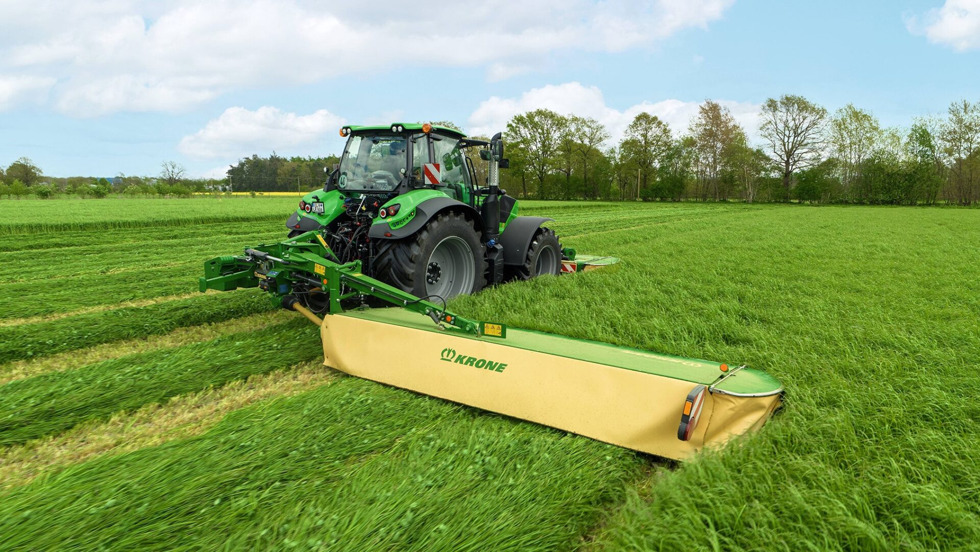 Bredere achtermaaier van Krone | Veehouderij Techniek