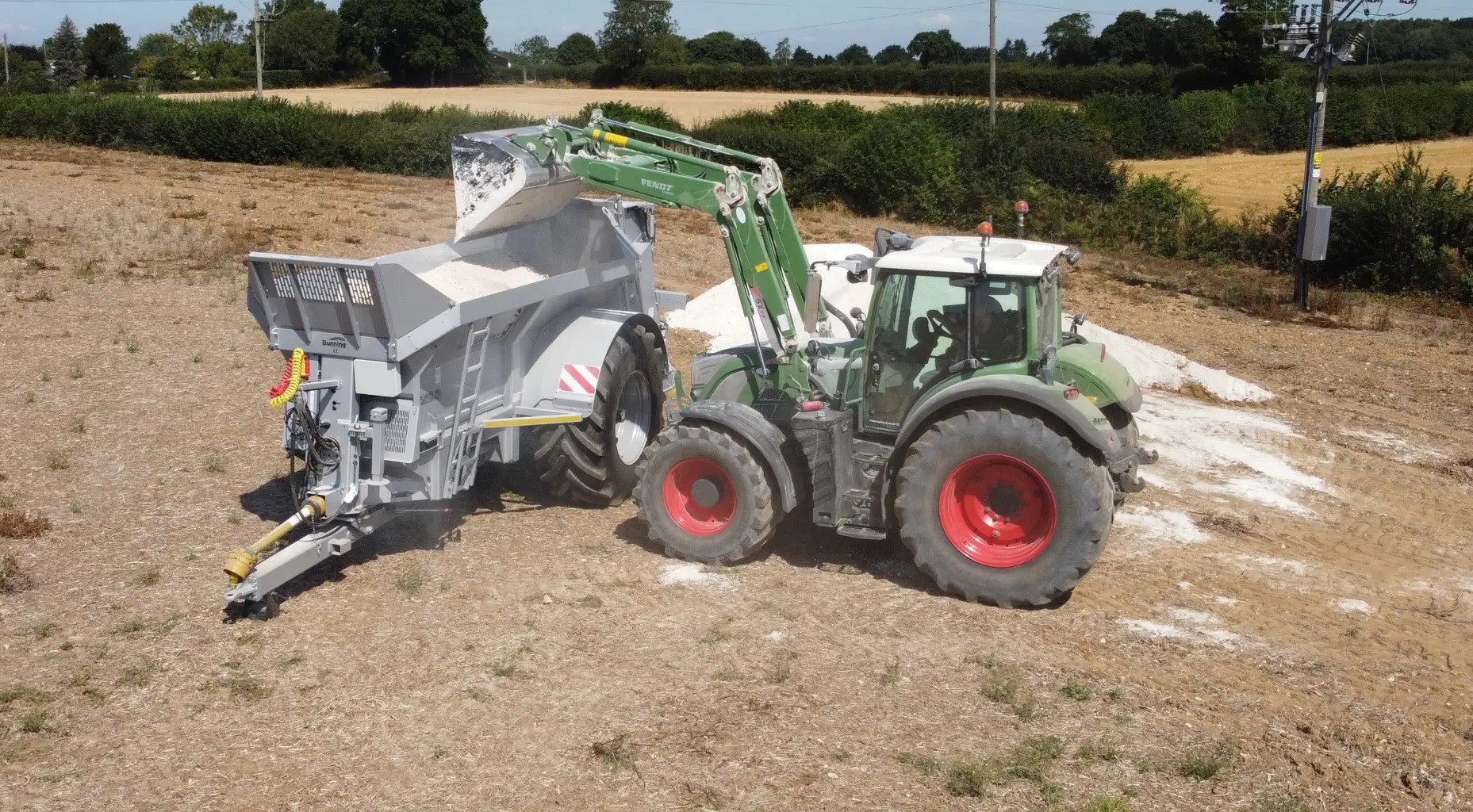 Bunning toont nieuwe meststrooier | LandbouwMechanisatie