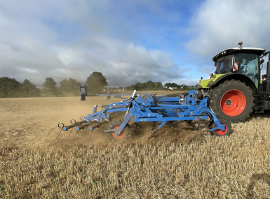 Carré komt met ondiep werkende cultivator | LandbouwMechanisatie