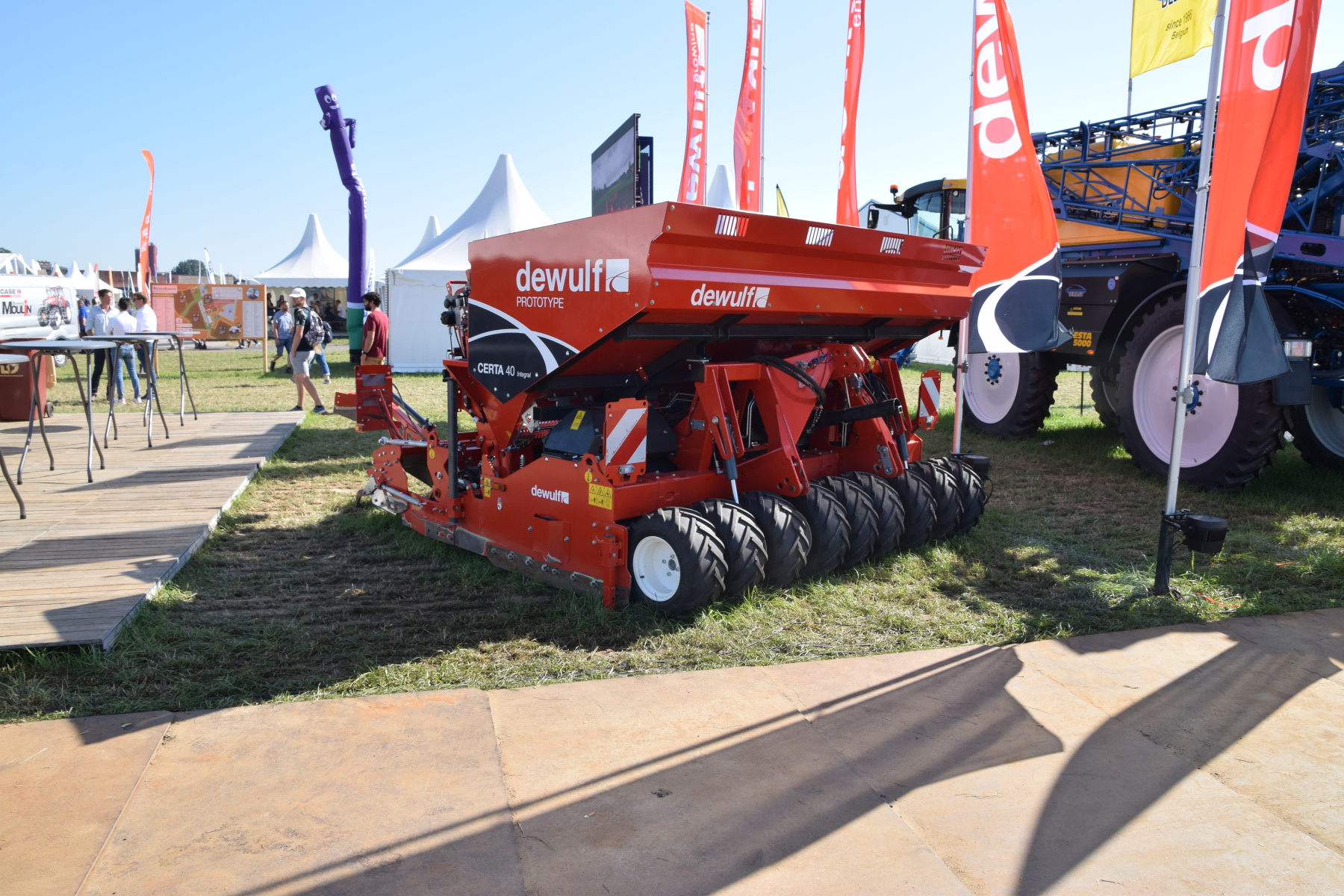 Dewulf introduceert gedragen poot-freescombinatie | LandbouwMechanisatie