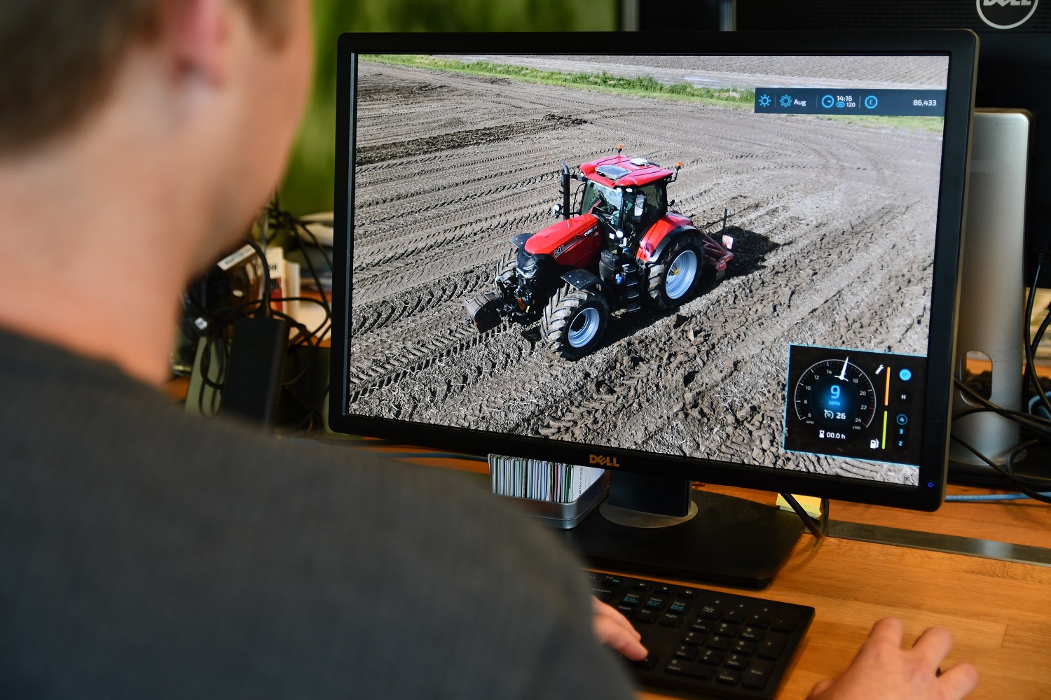 Eigen trekker op afstand bedienen met Farming Simulator | LandbouwMechanisatie