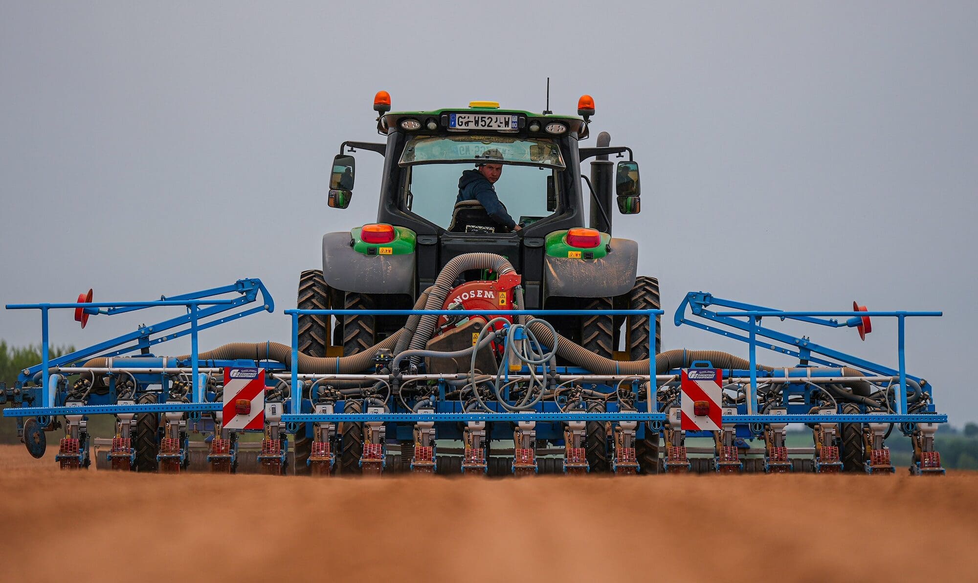 Elektrisch aangedreven MS Electron zaaimachine van Monosem | LandbouwMechanisatie