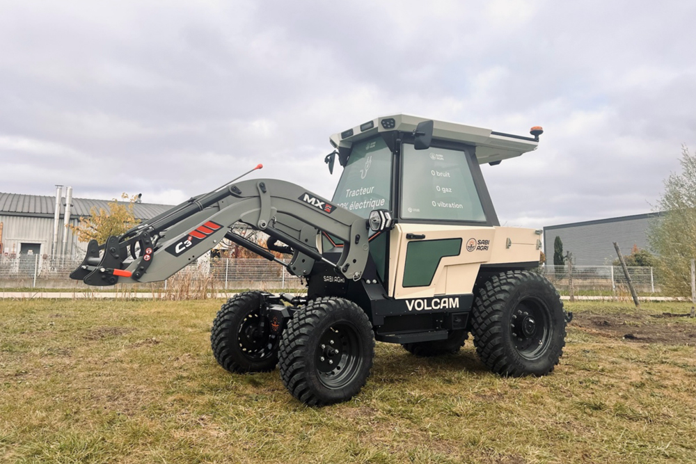 Elektrische compacttrekker van Sabi Agri | Tuin en Park Techniek