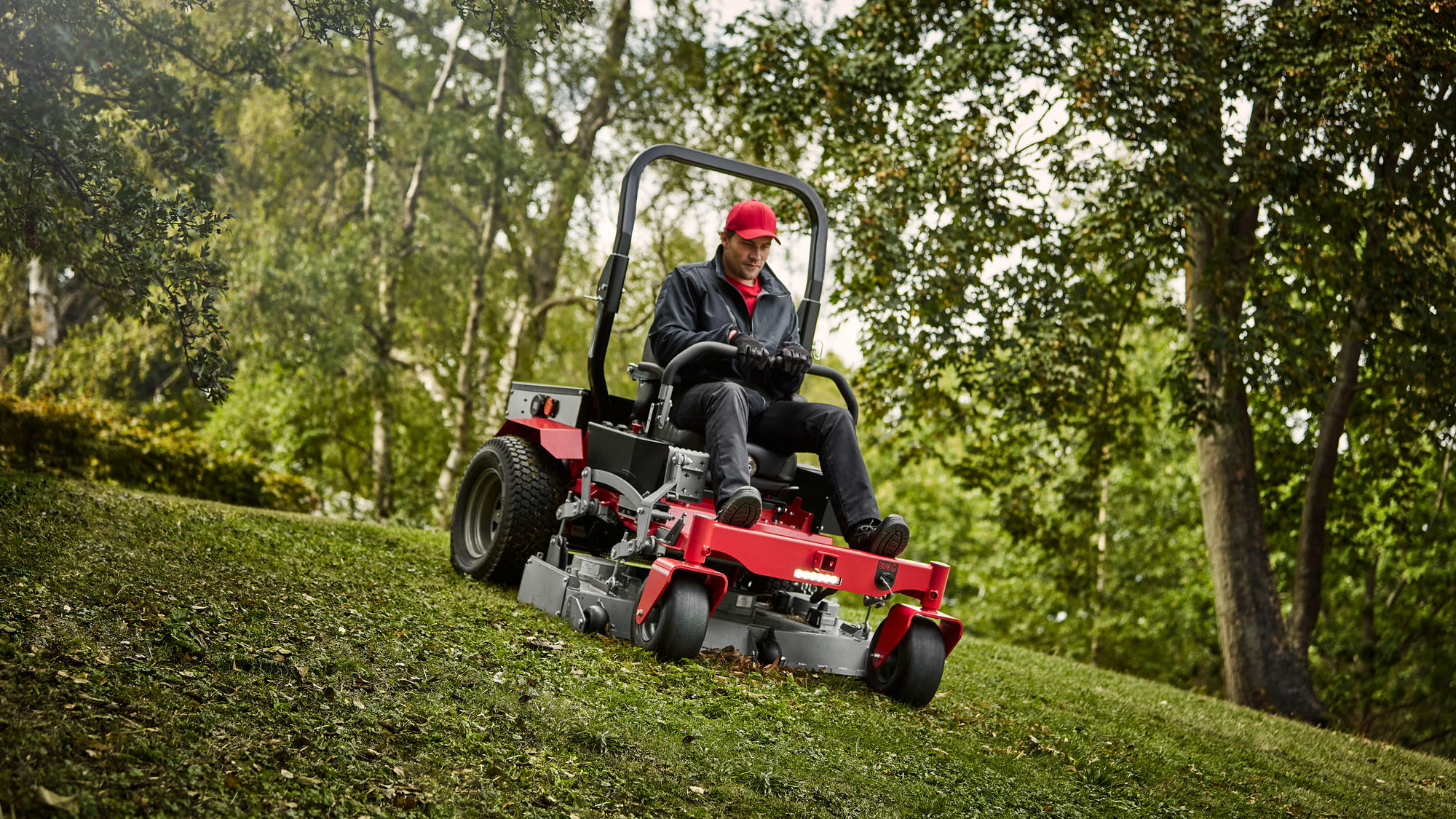 Elektrische Cramer-zeroturnmaaier met 132 cm breed maaidek | Tuin en Park Techniek