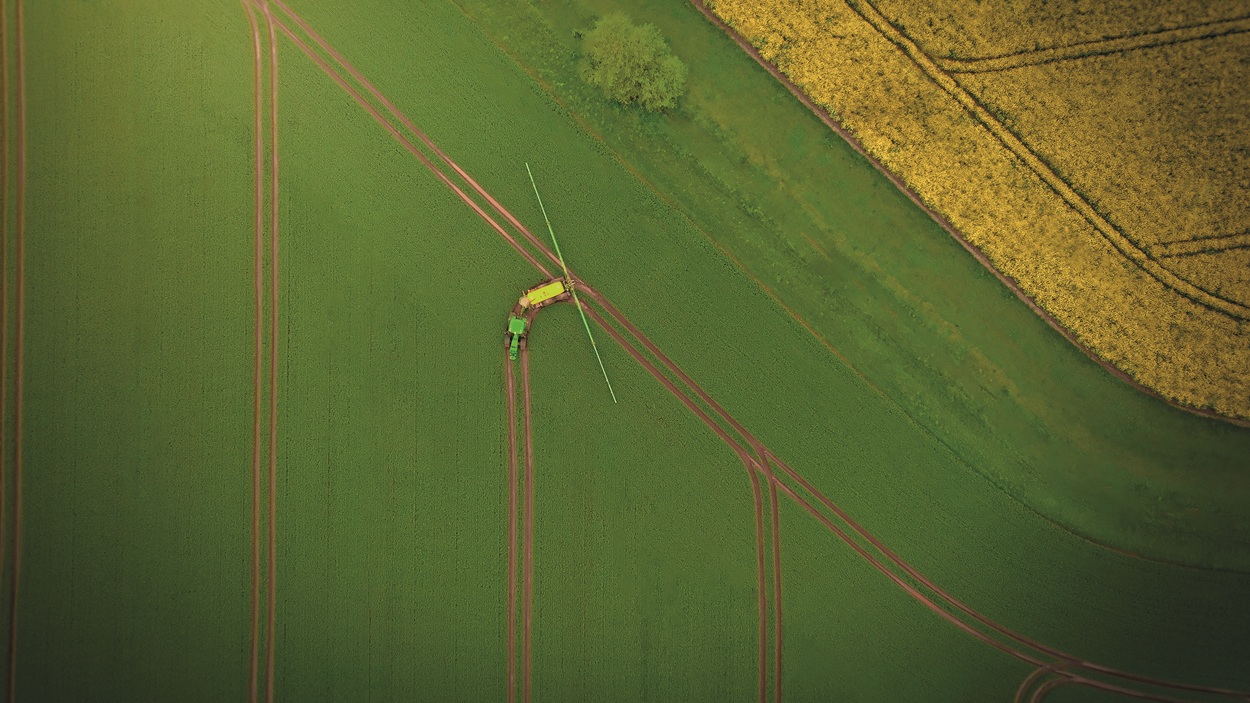 Elektrohydraulische besturing op Dammann-spuit met tandemas | LandbouwMechanisatie
