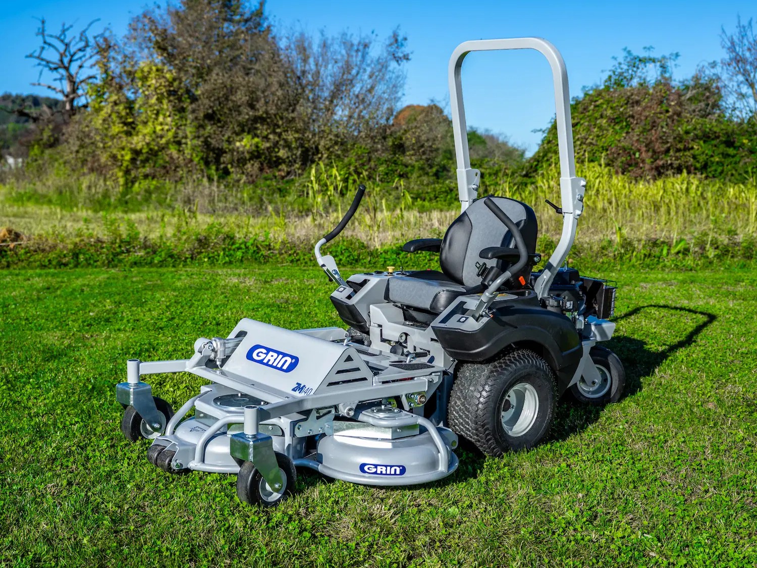 Grin combineert zeroturn- en frontmaaier in nieuwe ZM-serie | Tuin en Park Techniek