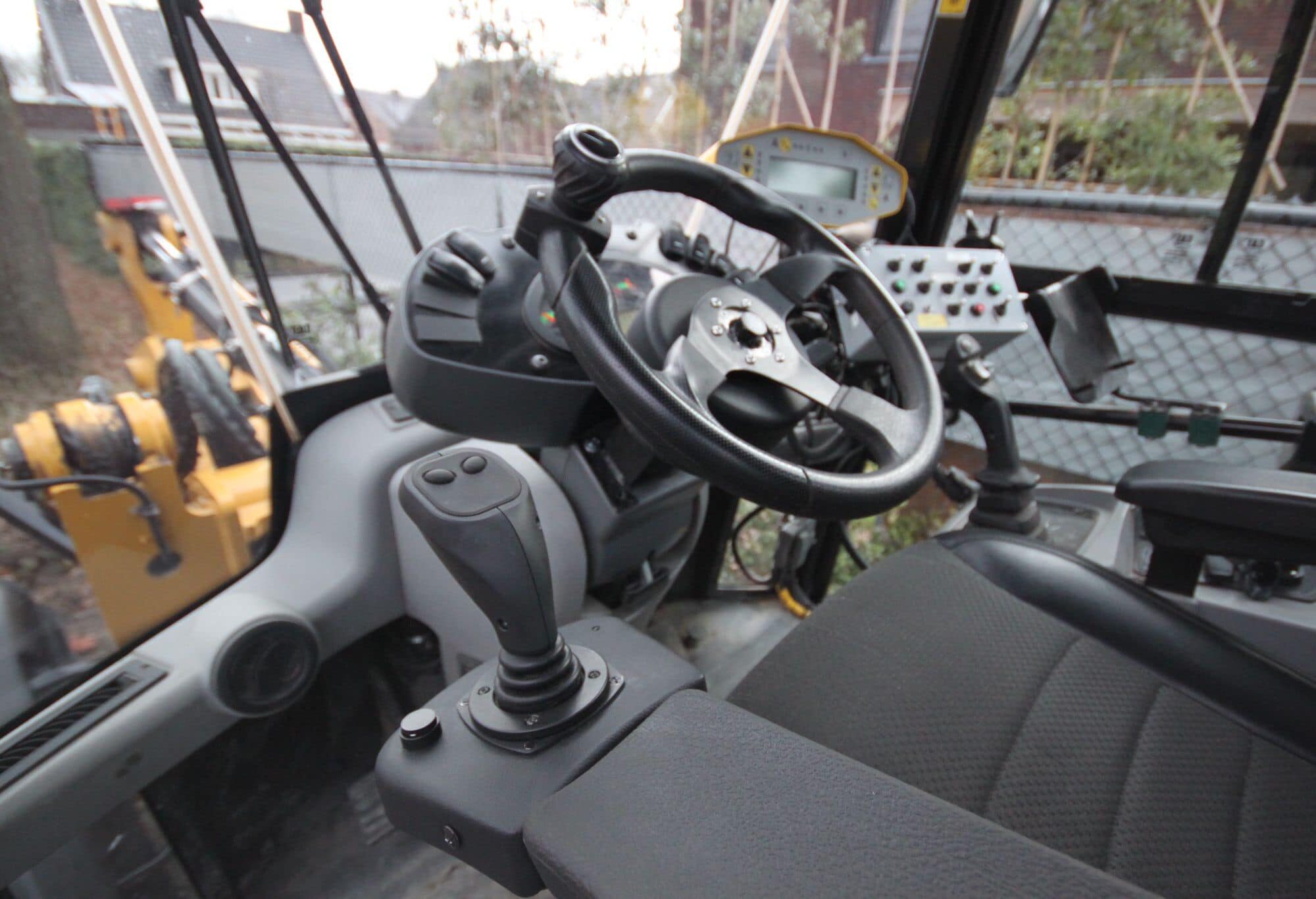 GriTech maakt joystick voor minder stuurbewegingen | Tuin en Park Techniek