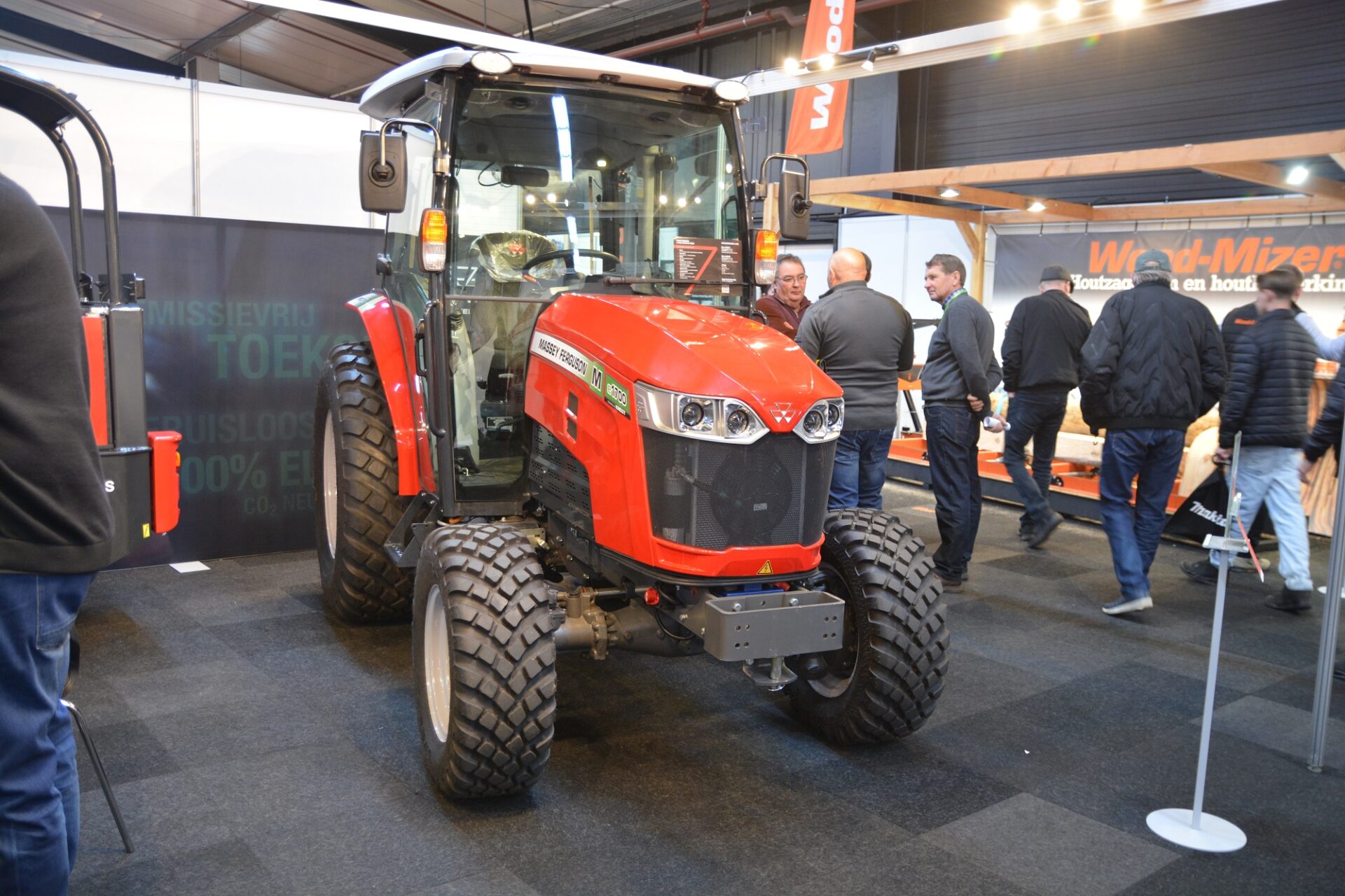 Groene Sector: Elektrische Massey Ferguson nu ook met cabine en hydrostaat | Tuin en Park Techniek
