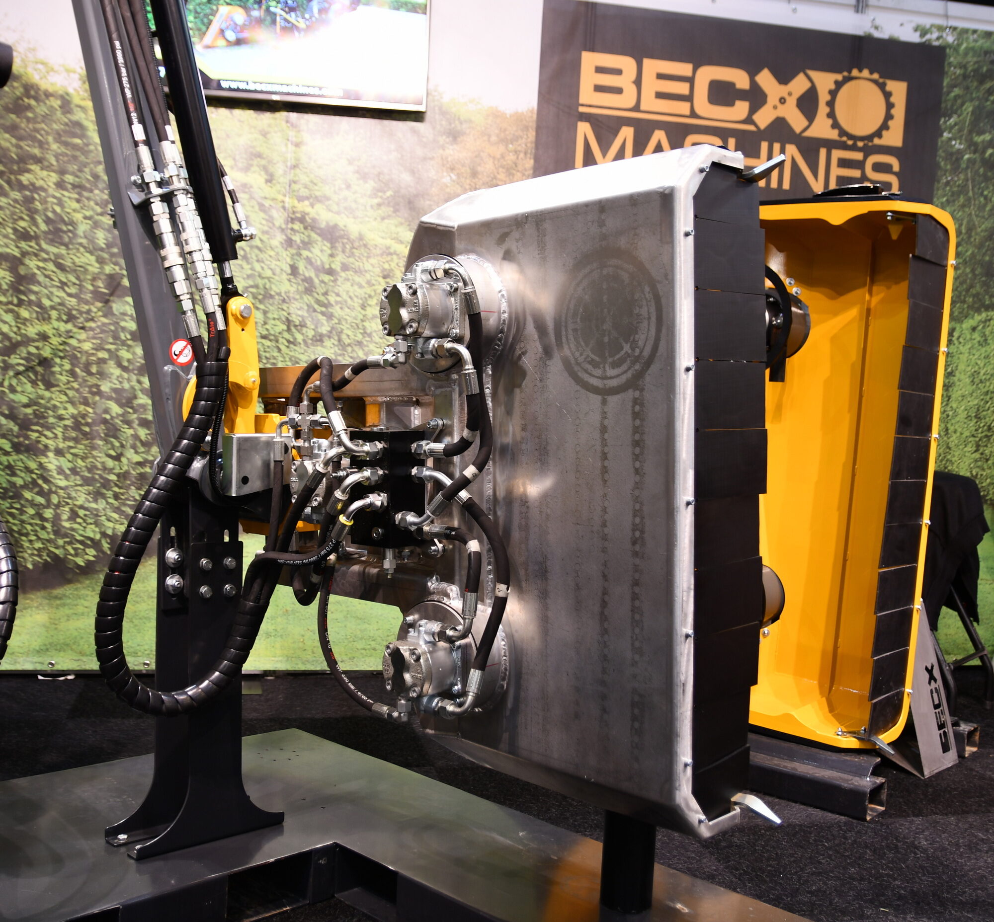 Groene Sector: Lichtgewicht snoeidek van Becx Machines | Tuin en Park Techniek