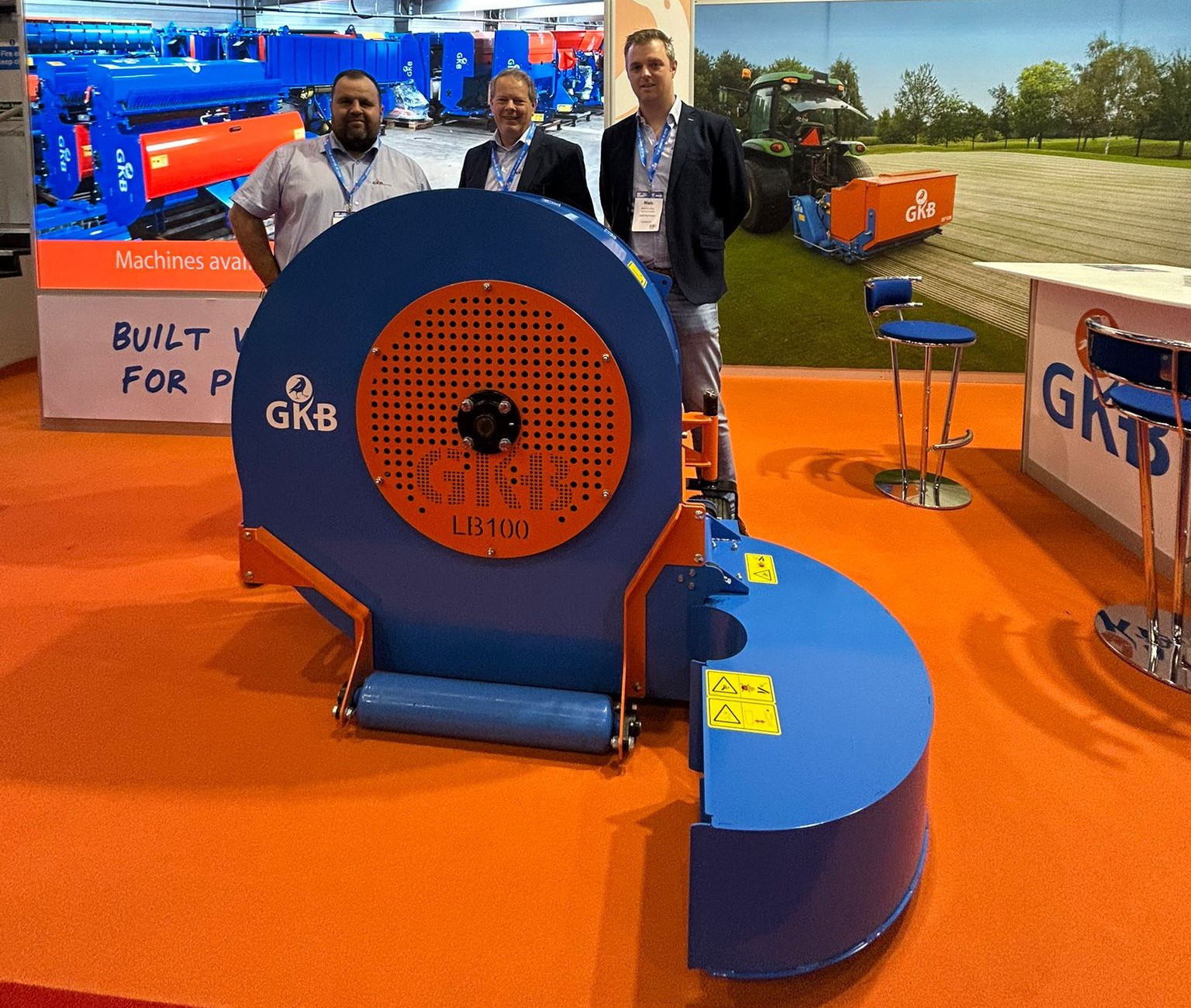 Grote GKB-bladblazer voor sportvelden, golfbanen en stadsparken | Tuin en Park Techniek