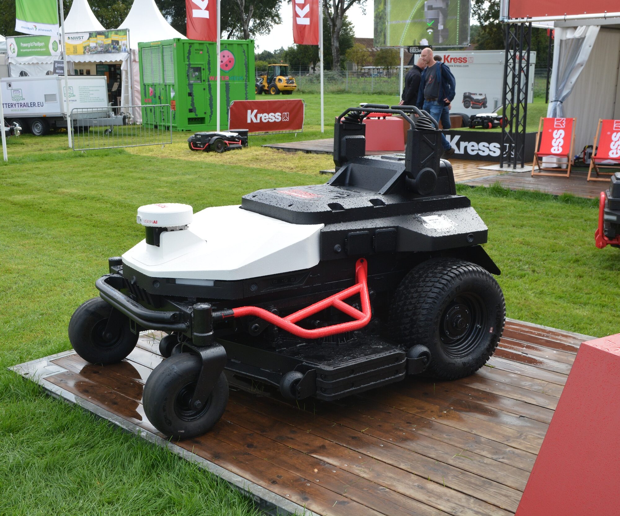 GTH 2026 | Kress introduceert twee grote maairobots | Tuin en Park Techniek GTH 2026 | Kress introduceert twee grote maairobots | Tuin en Park Techniek