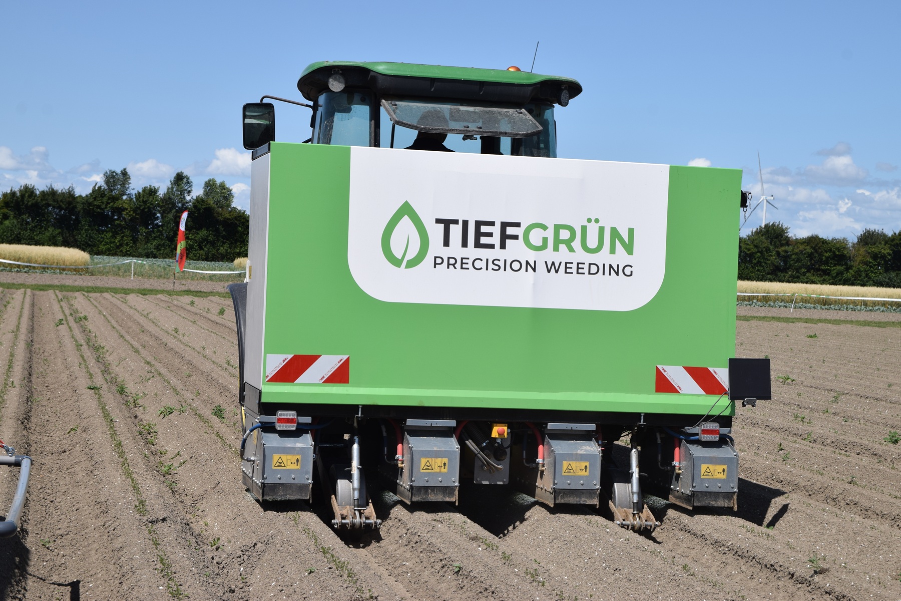 Heetwater van Tiefgrün bestrijdt het onkruid pleksgewijs | LandbouwMechanisatie