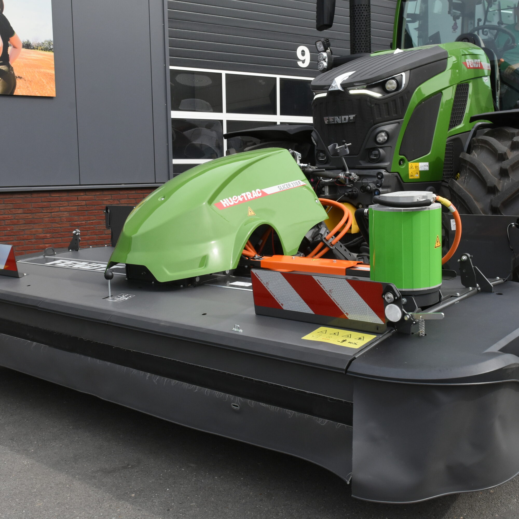 Holland-Utrecht bouwt elektrische frontmaaier | Tuin en Park Techniek Holland-Utrecht bouwt elektrische frontmaaier | Tuin en Park Techniek