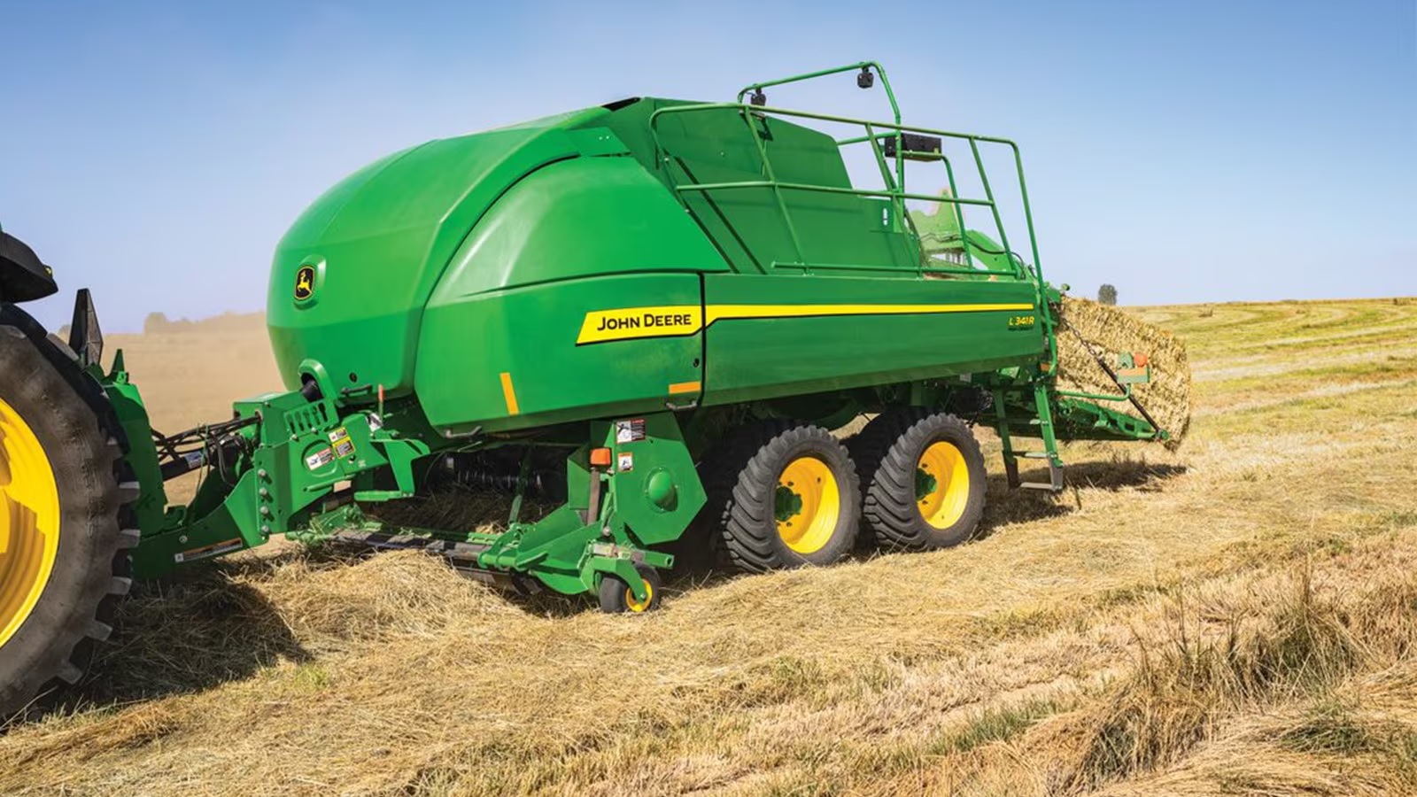 John Deere breidt programma grote balenpersen uit met de L341R | LandbouwMechanisatie