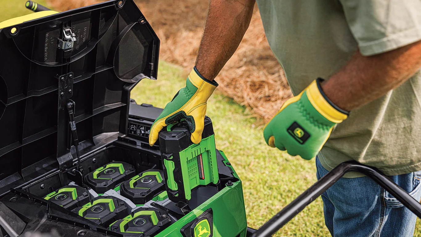 John Deere gebruikt Ego-accu’s in elektrische zeroturnmaaier | Tuin en Park Techniek