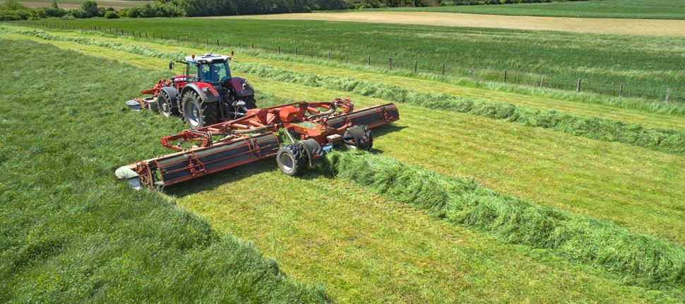 Kuhn FC 13460 RA maait 13,40 meter breed | Veehouderij Techniek