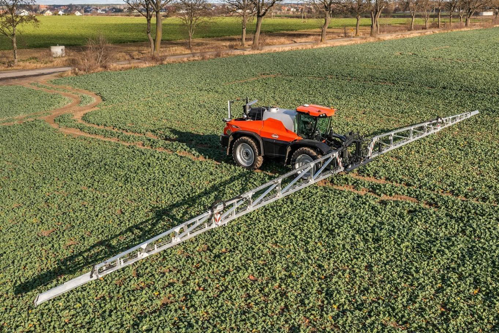 Kuhn presenteert nieuwe zelfrijdende veldspuit in Polen | LandbouwMechanisatie