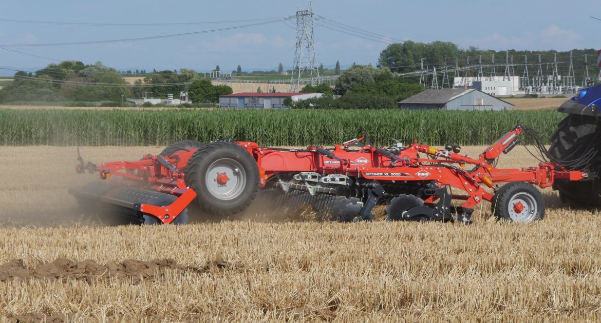 Kuhn stoppelcultivator tot 12,5 meter breed | LandbouwMechanisatie