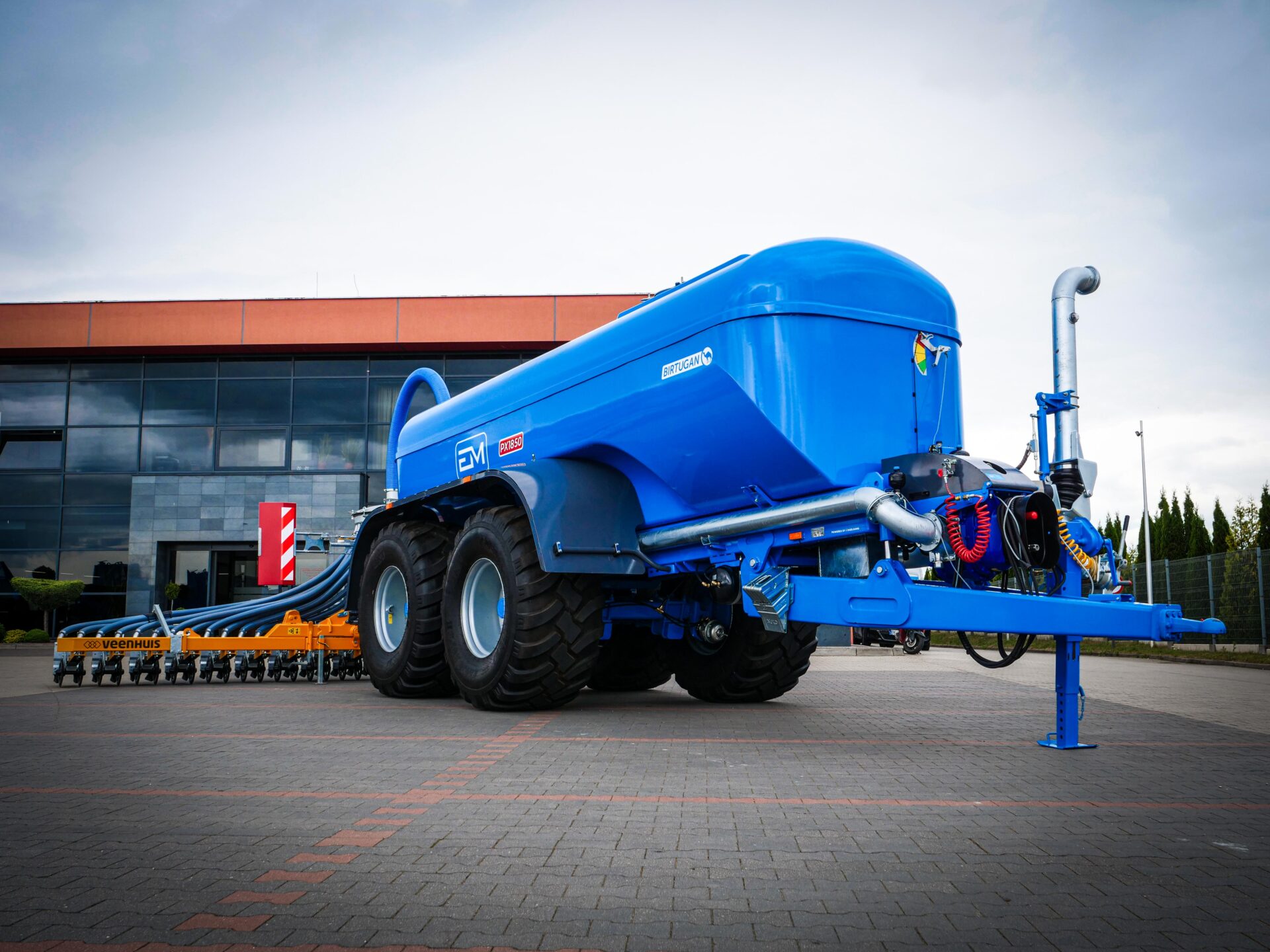Kunststof mesttanks van Euromilk | Veehouderij Techniek