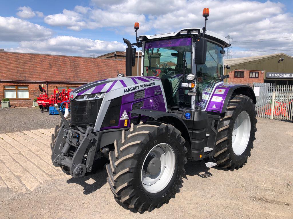 Massey Ferguson 8S.205 Platium edition ter gelegenheid van twee jubilea | LandbouwMechanisatie
