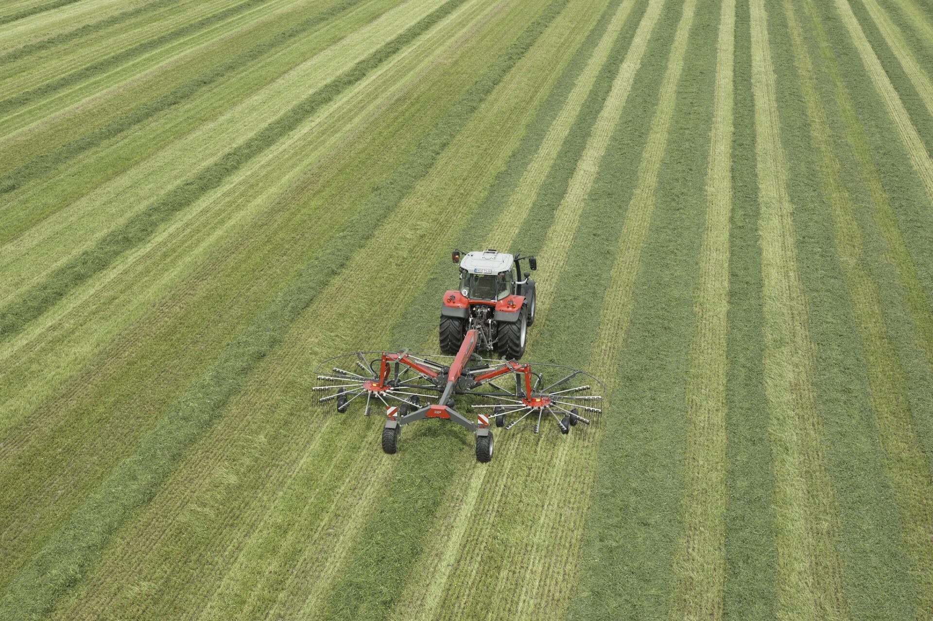 Massey Ferguson komt met zes nieuwe harken met middenafleg | Veehouderij Techniek