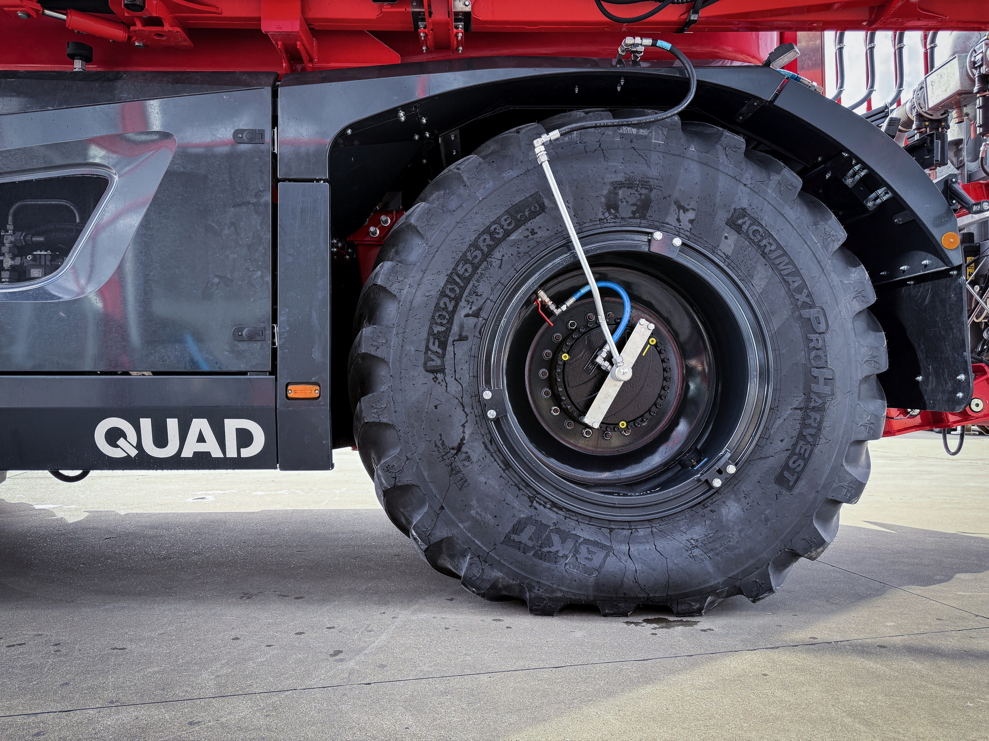Nieuwe BKT 1020/55R38 onder Vervaet Quad | LandbouwMechanisatie
