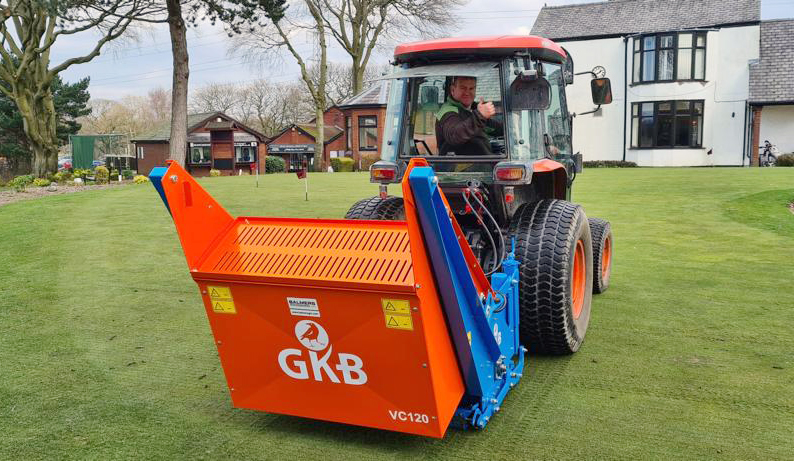 Nieuwe GKB-verticuteermachine met opvangbak | Tuin en Park Techniek
