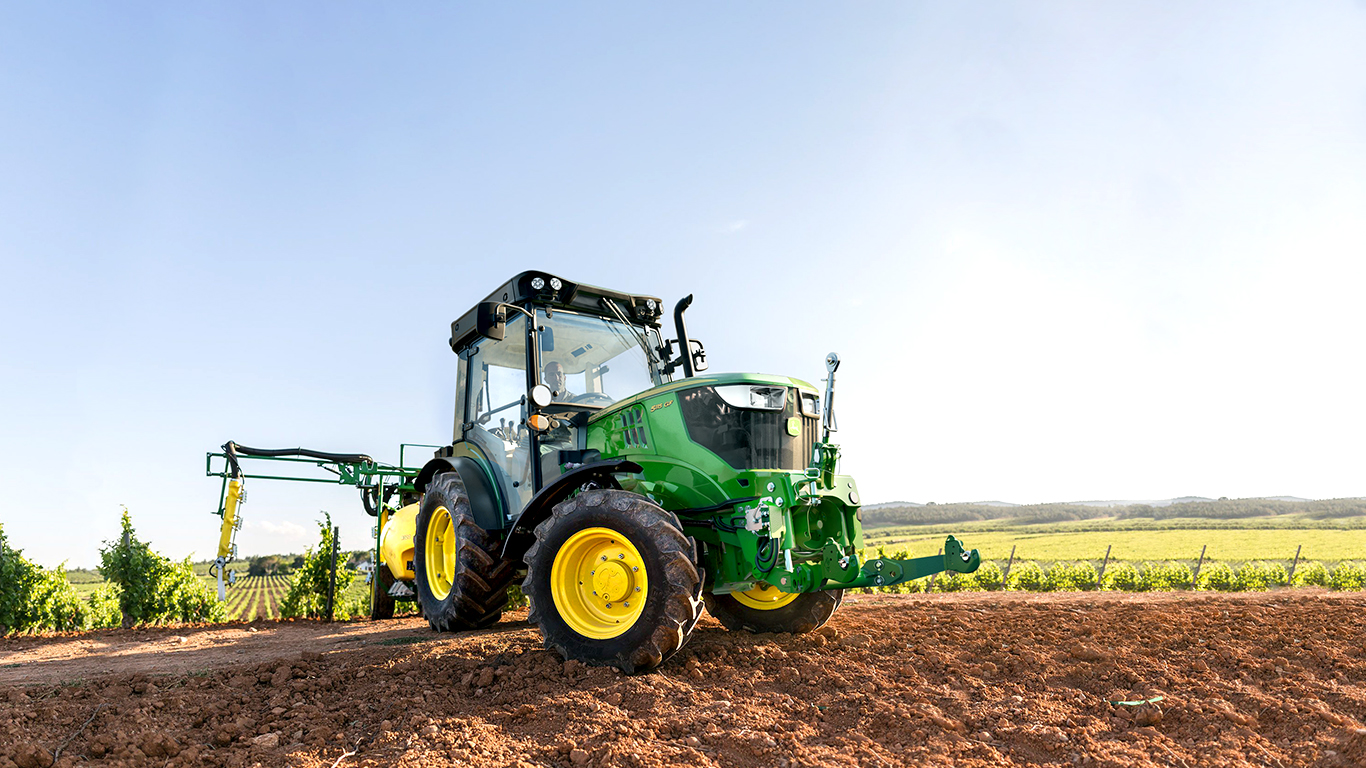 Nieuwe modellen in John Deere 5G-serie | Tuin en Park Techniek