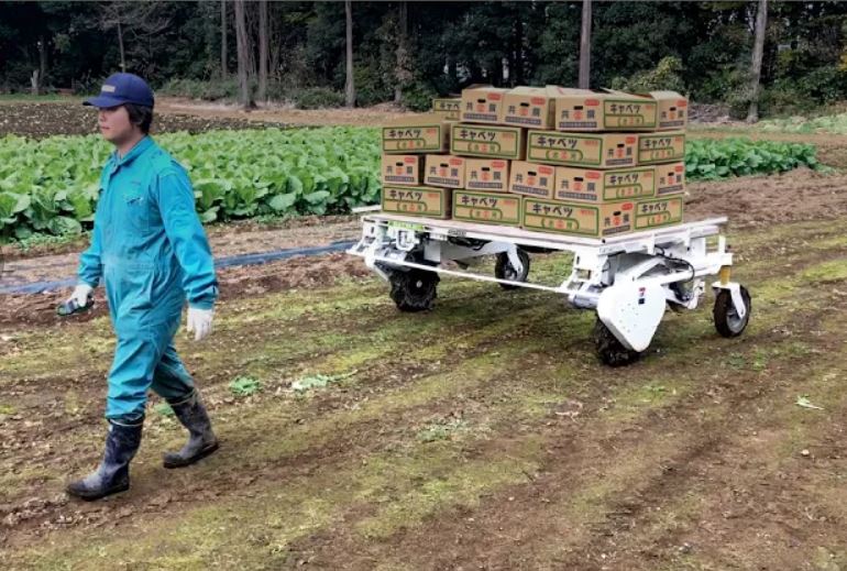 Nieuwe oogsthulp met camera van Sasaki volgt gebruiker | LandbouwMechanisatie