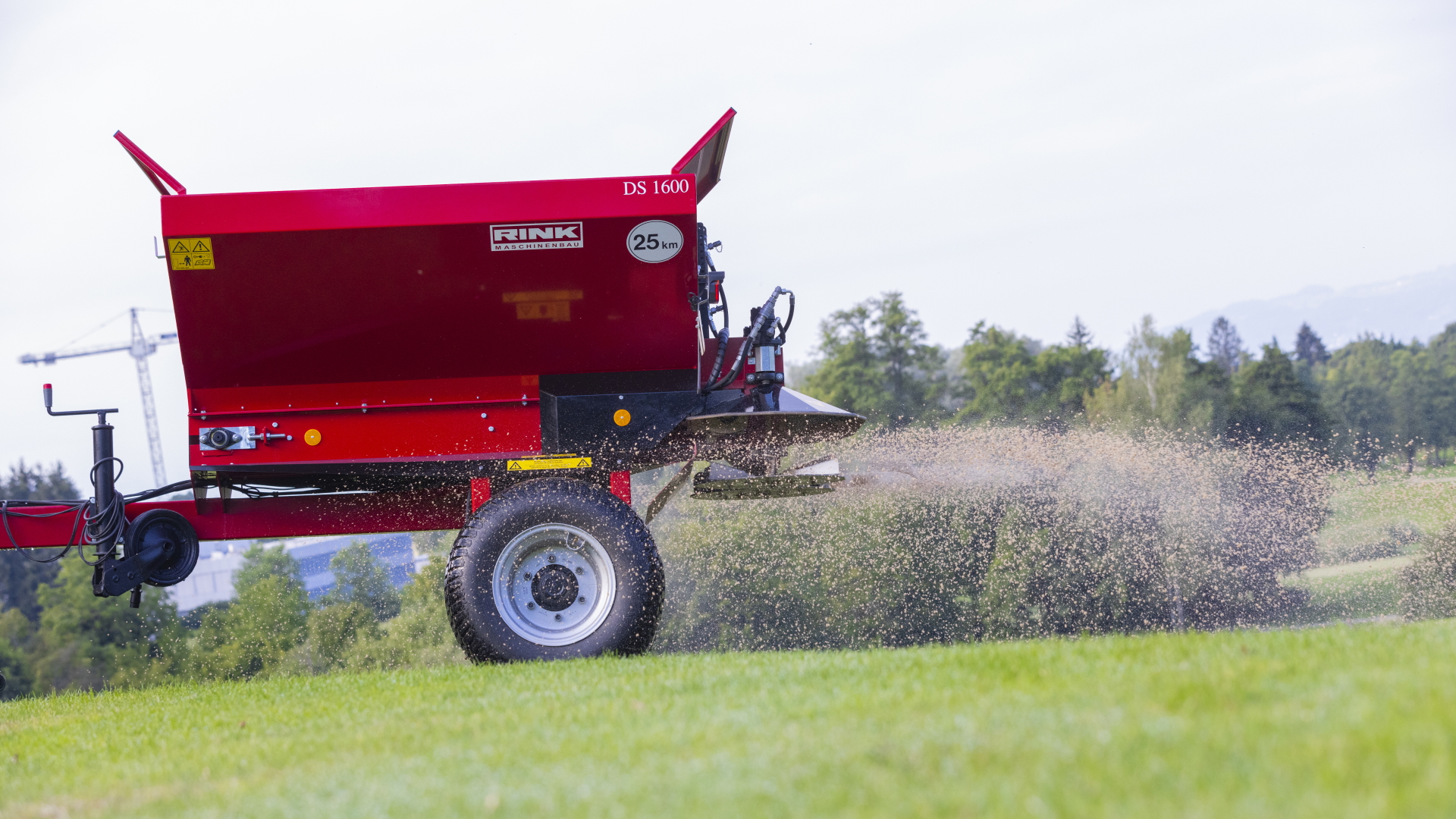 Nieuwe topdresser van Redexim | Tuin en Park Techniek